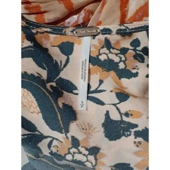 Free People Cruisin' Together Printed Boho V Neck Long Sleeve Cropped Top S - Picture 9 of 10